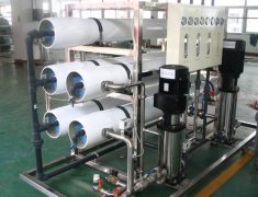 化妝品、精細化工行業(yè)用水制取設(shè)備